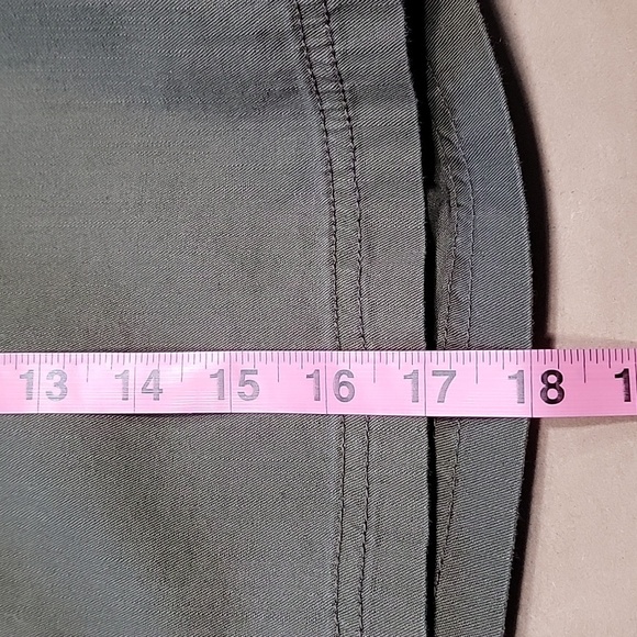 Dockers Size 10 Dark Olive Green Bermuda Length Chino Shorts, Gently Used - Picture 6 of 11